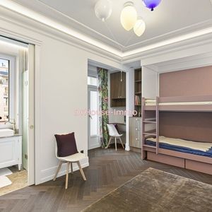 Property in Carre d'Or