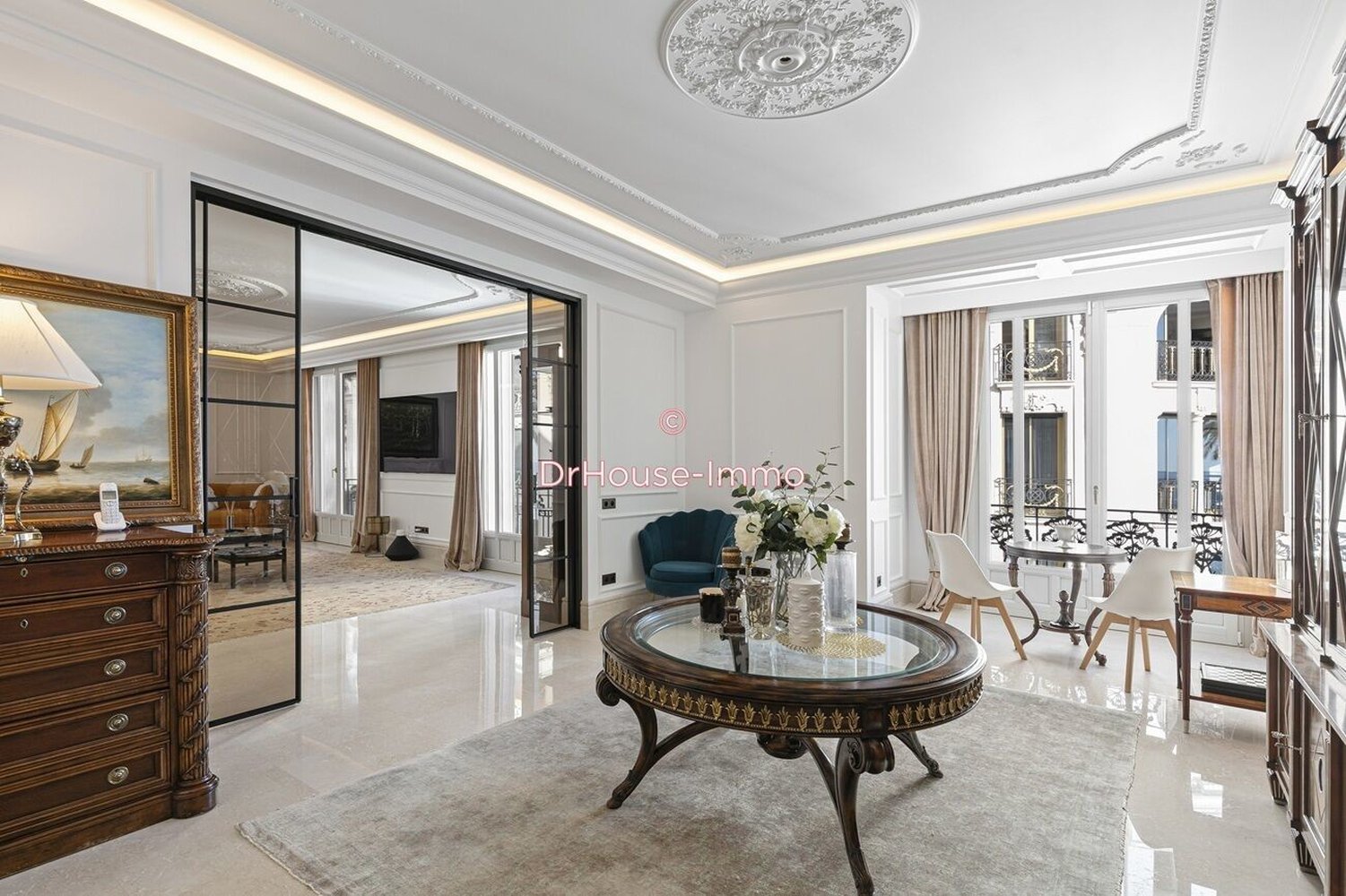 Property photo in Carre d'Or