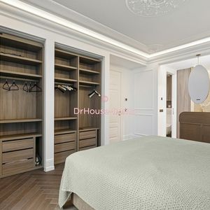 Property in Carre d'Or