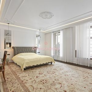 Property in Carre d'Or