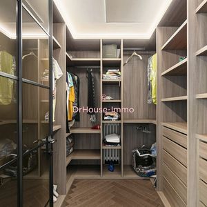 Property in Carre d'Or