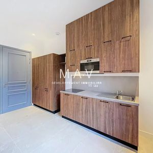 Property in Carre d'Or