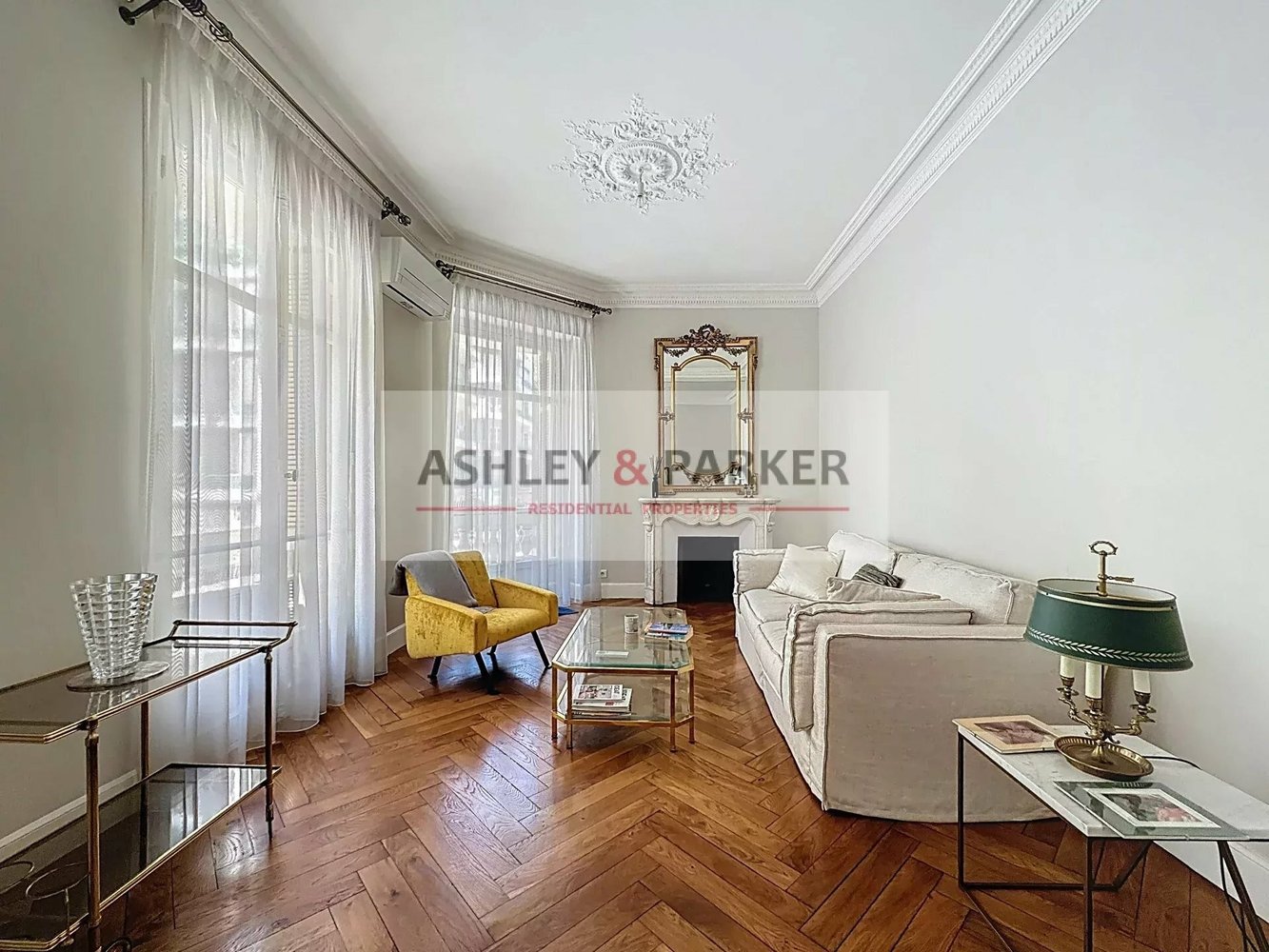 Property photo in Carre d'Or