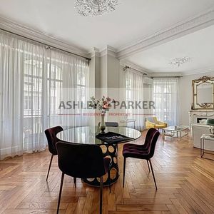 Property in Carre d'Or