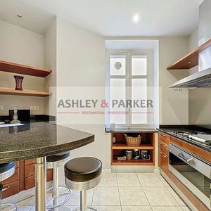 Property in Carre d'Or