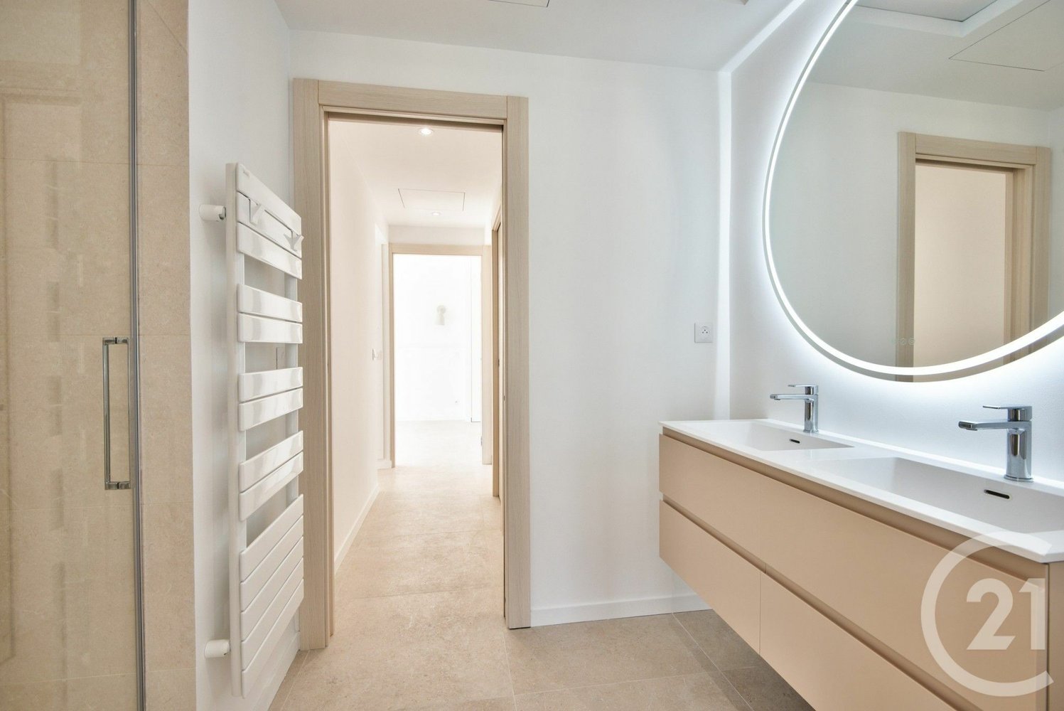 Property photo in Carre d'Or