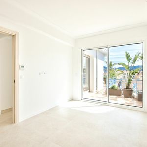 Property in Carre d'Or