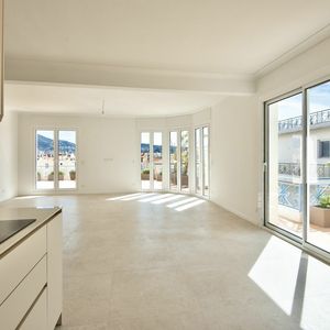 Property in Carre d'Or