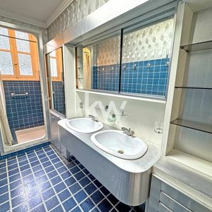 Property in Carre d'Or