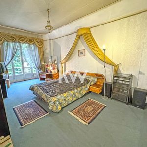 Property in Carre d'Or