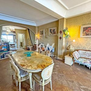 Property in Carre d'Or