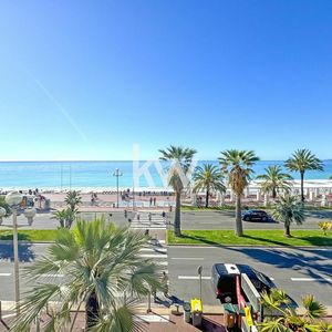 Property in Carre d'Or