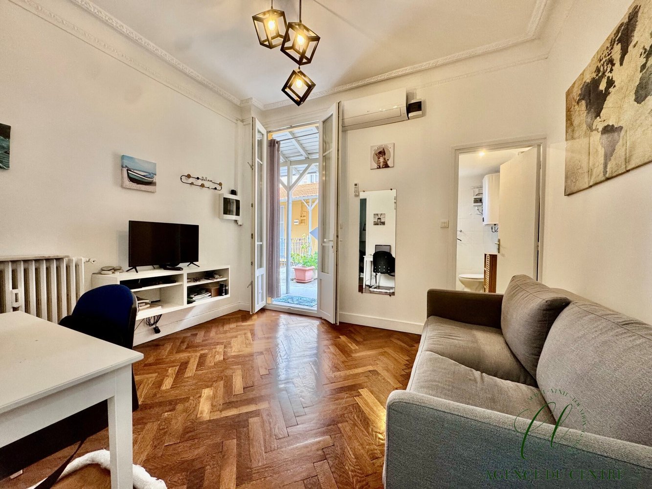 Property photo in Carre d'Or