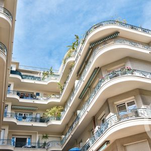 Property in Carre d'Or