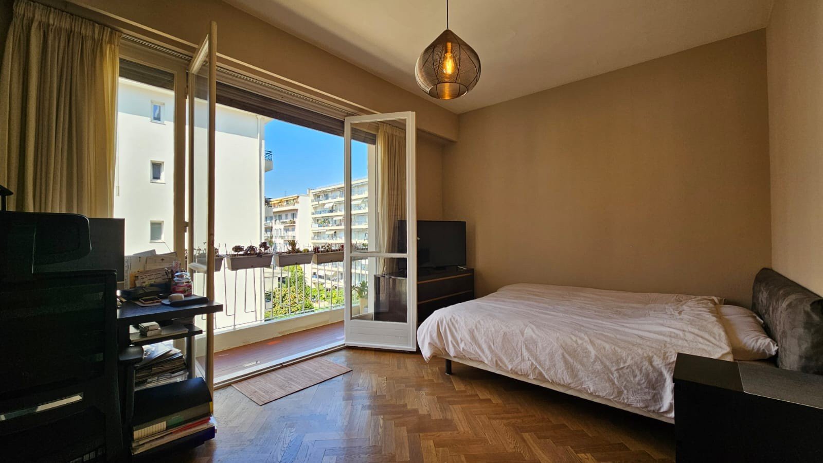 Property photo in Carre d'Or