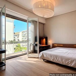 Property in Carre d'Or