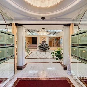 Property in Carre d'Or