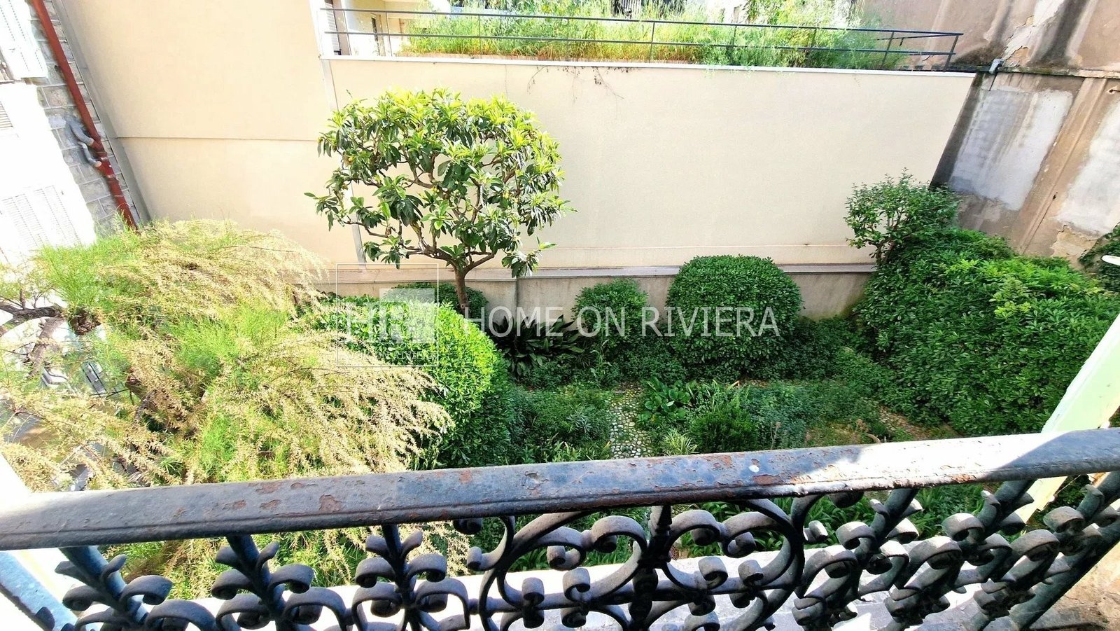 Property photo in Carre d'Or