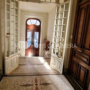 Property in Carre d'Or