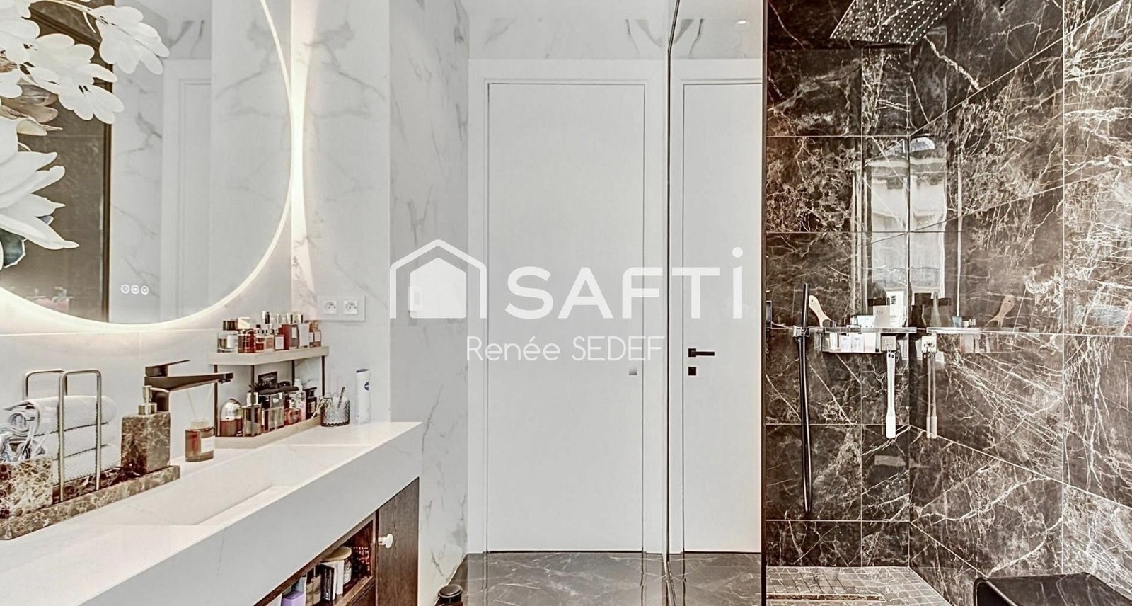 Property photo in Carre d'Or