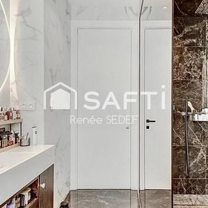 Property in Carre d'Or