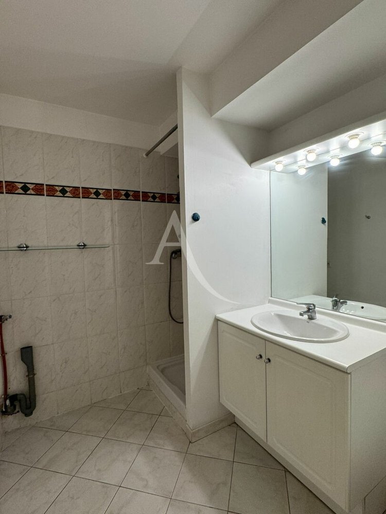 Property photo in Port