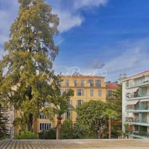 Property in Carre d'Argent