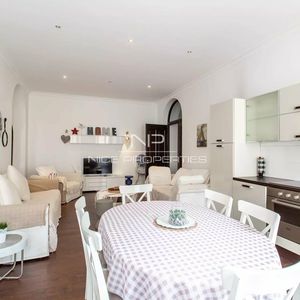 Property in Carre d'Argent