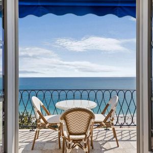 Property in Carre d'Argent