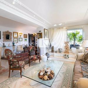 Property in Carre d'Argent