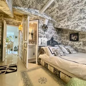 Property in Carre d'Argent