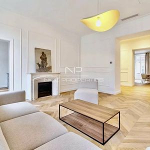 Property in Carre d'Argent