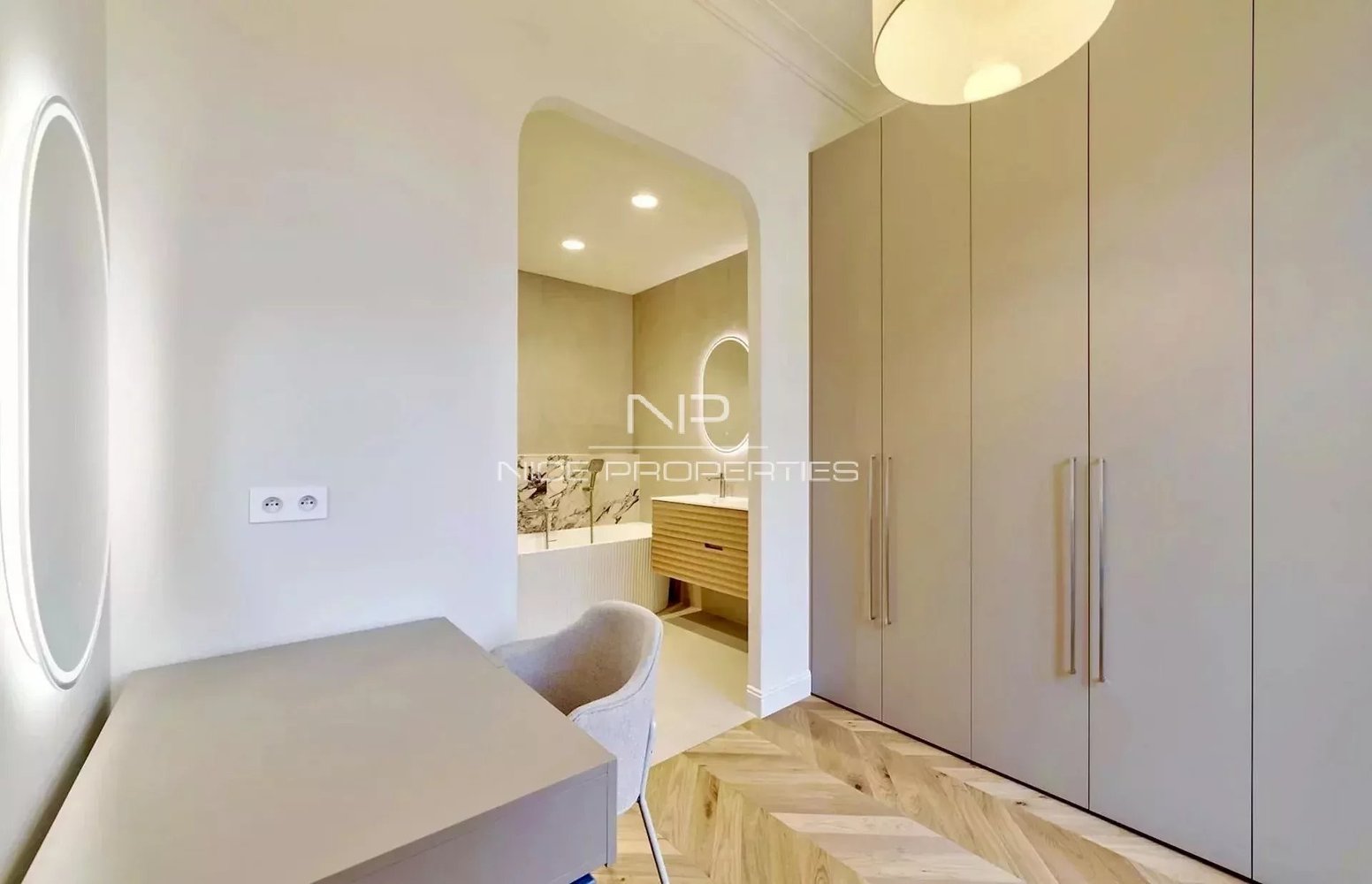 Property photo in Carre d'Argent