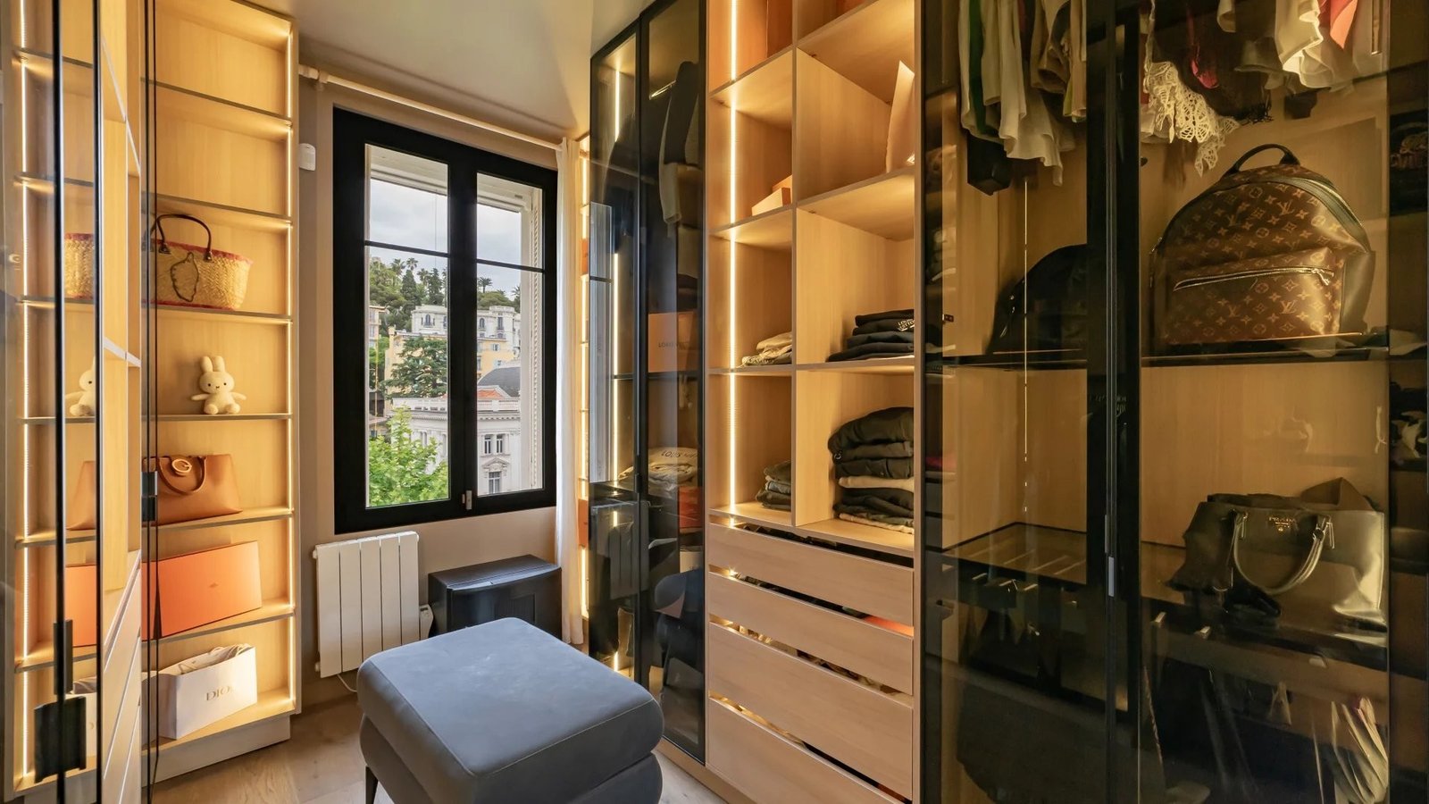 Property photo in Carre d'Argent