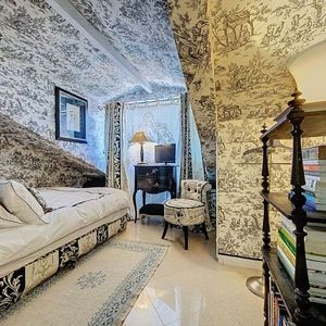 Property in Carre d'Argent