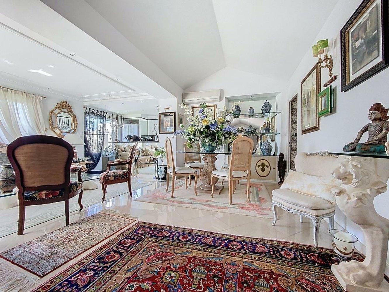 Property photo in Carre d'Argent