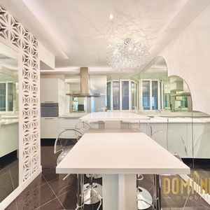 Property in Carre d'Argent