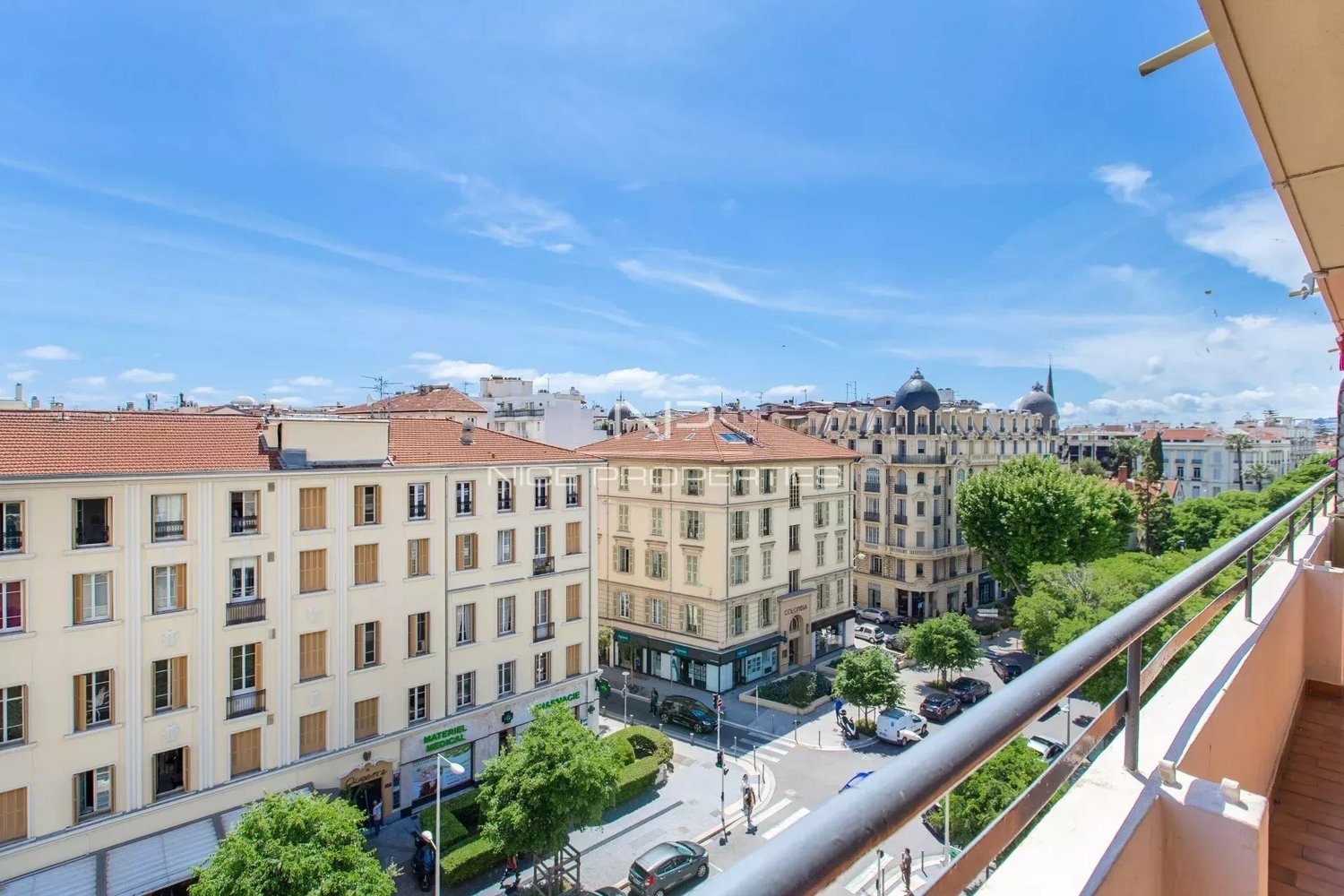 Property photo in Carre d'Argent