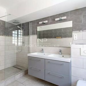 Property in Carre d'Argent