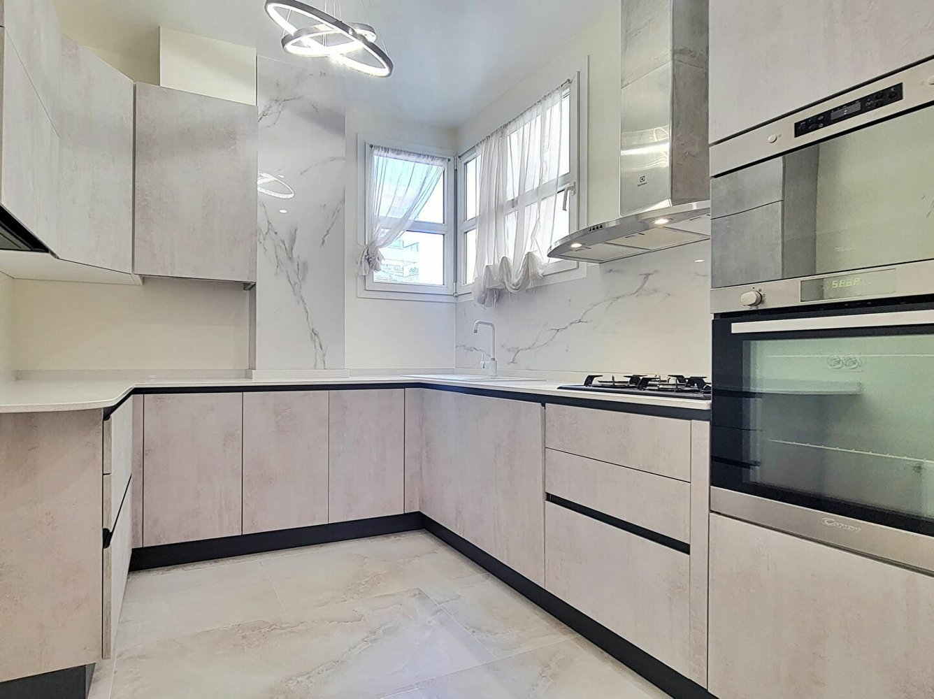 Property photo in Carre d'Or