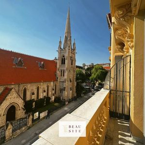 Property in Carre d'Or