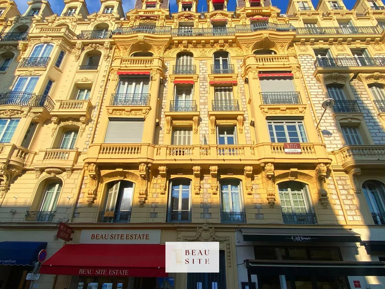 Property photo in Carre d'Or