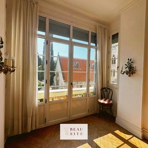 Property in Carre d'Or