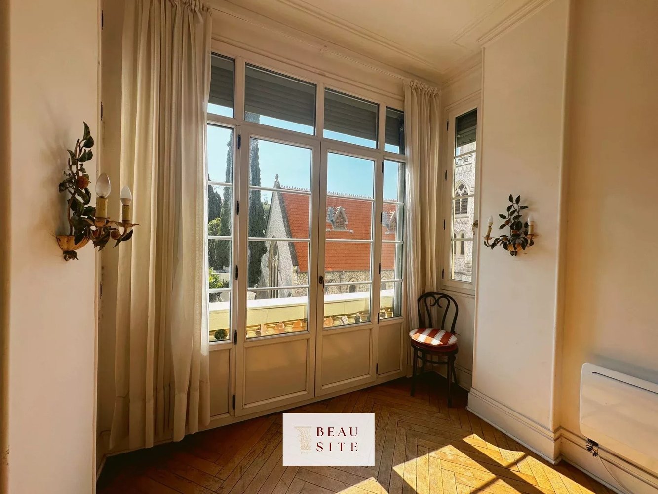 Property photo in Carre d'Or