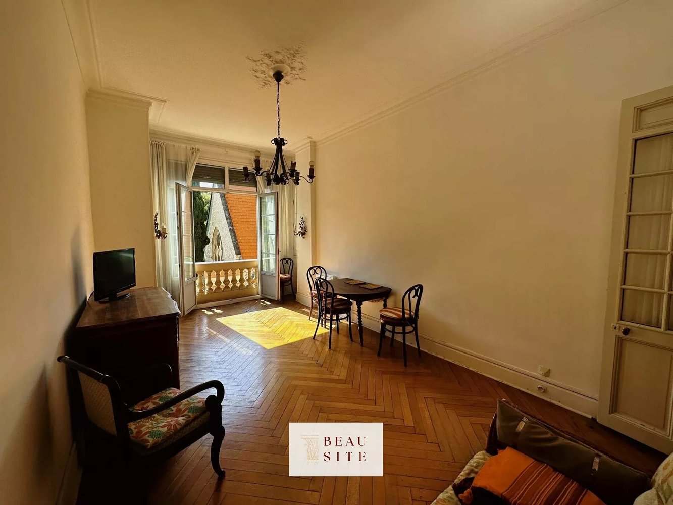 Property photo in Carre d'Or