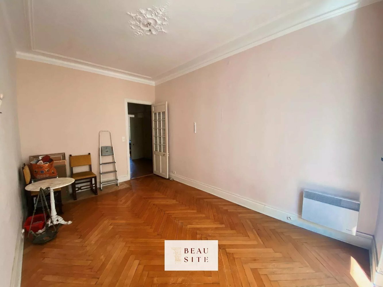 Property photo in Carre d'Or