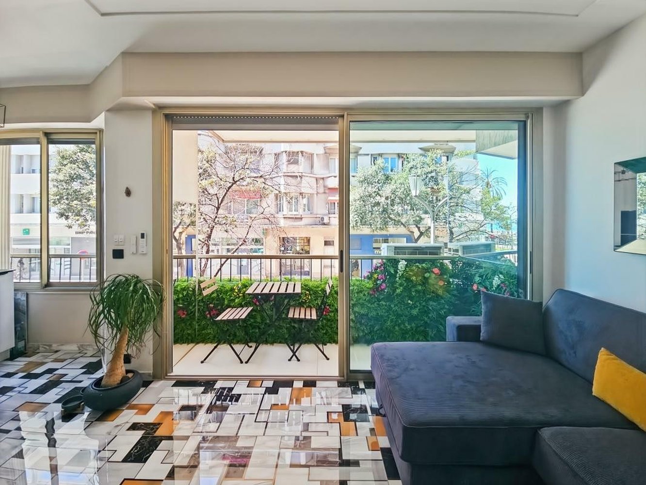 Property photo in Carre d'Or