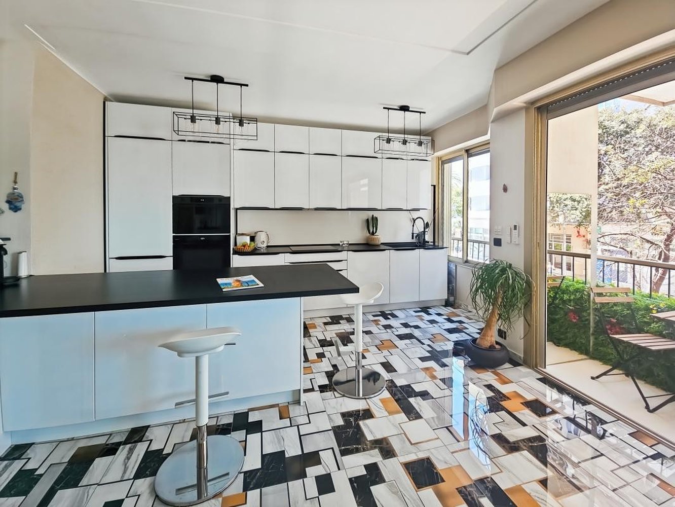 Property photo in Carre d'Or