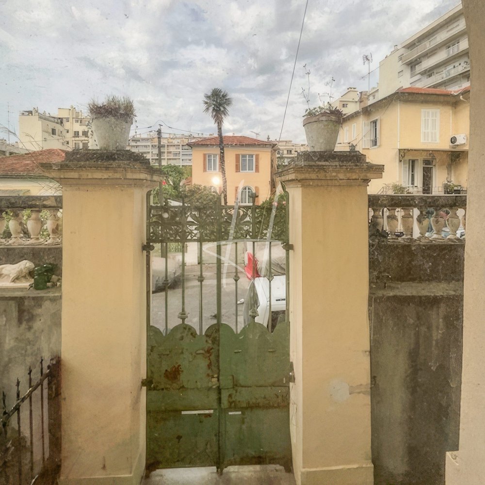 Property photo in Carre d'Or