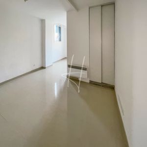 Property in Carre d'Or